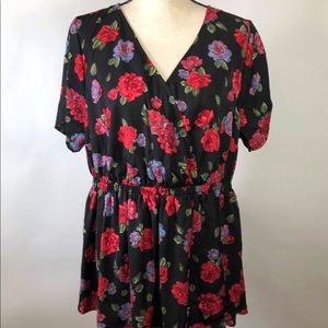 New Torrid floral top Size 1